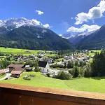 Haus Schoenblick بيت ضيافة 3*
